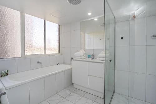 Three-Bedroom Apartment with Ocean View (4.5 Stars)