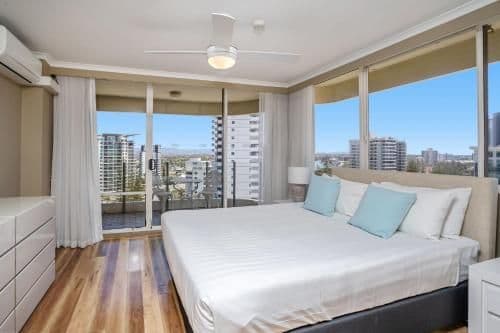 Three-Bedroom Apartment with Ocean View (4.5 Stars)