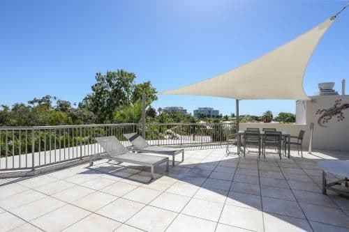Three-Bedroom Rooftop Apartment with Spa
