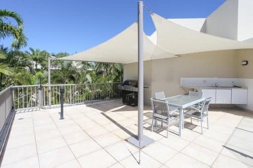 Two-Bedroom Rooftop Apartment with Spa