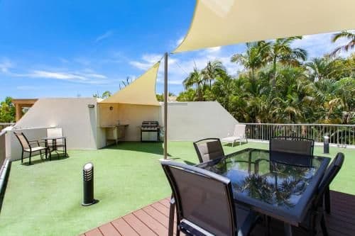 One-Bedroom Rooftop Apartment with BBQ