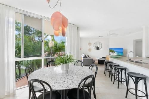 Three-Bedroom Rooftop Apartment with Spa