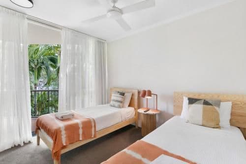 Three-Bedroom Rooftop Apartment with Spa
