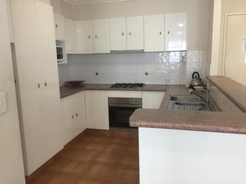 อพาร์ตเมนต์ 1 ห้องนอน 1 ห้องน้ำส่วนตัว ขนาด ตร.ม. – เบอลีคเฮด (Premium Oceanfront Unit Regency on the Beach 705)3