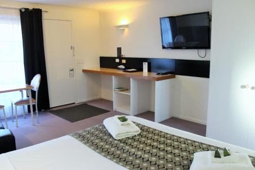 Deluxe Queen Room
