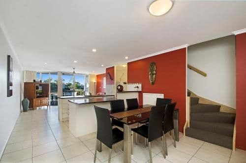 Family Three-Bedroom Villa with River View