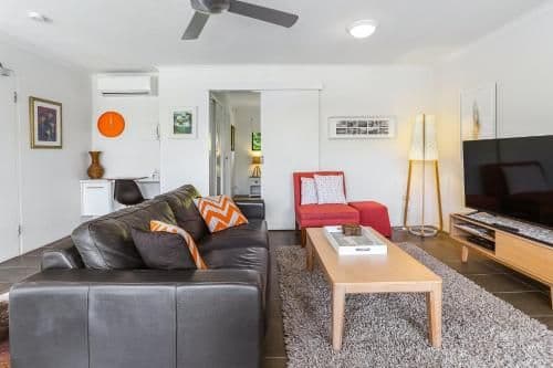 Deluxe One-Bedroom Apartment