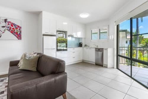 Deluxe One-Bedroom Apartment