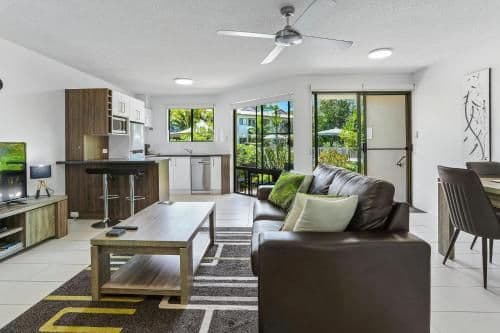 Deluxe One-Bedroom Apartment