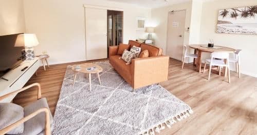Deluxe One-Bedroom Apartment