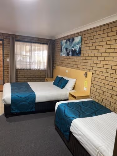 Queen Room Plus 1