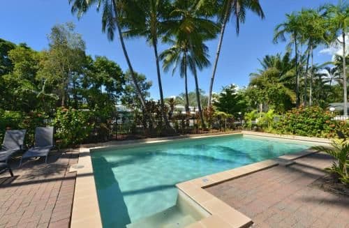 Three-Bedroom Apartment with Balcony and two Bathrooms