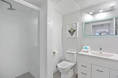 Two-Bedroom Apartment with Partial Ocean & Hinterland View