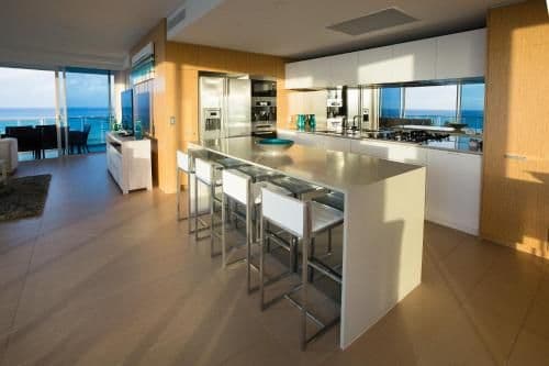 Luxury Three-Bedroom Apartment - Ocean View