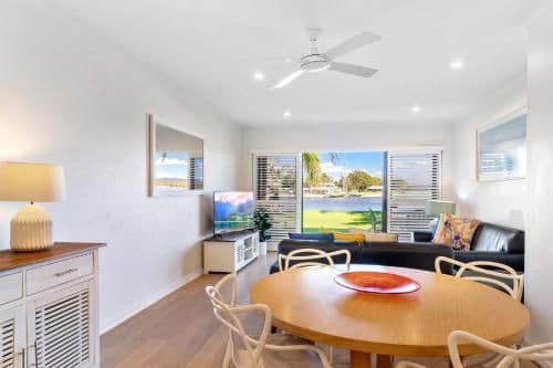 Premium Two Bedroom Apartment - Beachfront