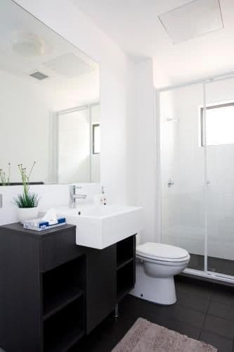 Single Room in Shared Apartment with Shared Bathroom