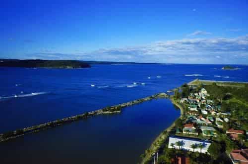 Coachhouse Marina Resort