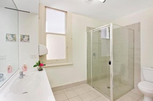 Budget Single Room with Shared Bathroom