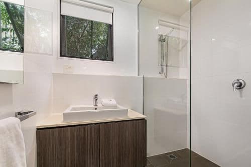 Superior Two-Bedroom Beach House (5 persons)