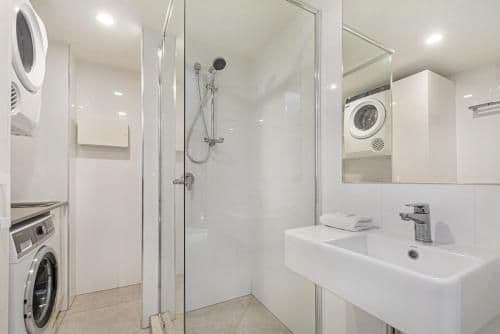 Superior Two-Bedroom Beach House (5 persons)