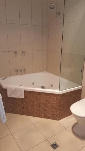 Studio with Spa Bath