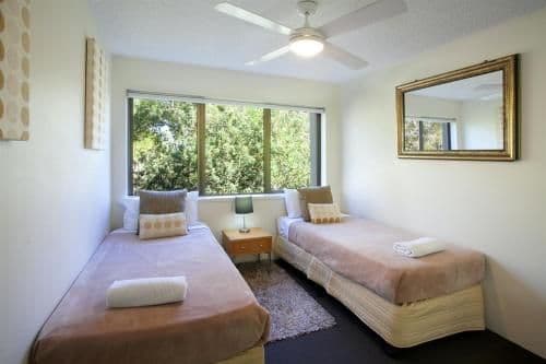 Deluxe Two-Bedroom Apartment - Waterfront