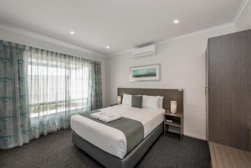 Standard 2 Bedroom Unit (1 Queen 2 Single)