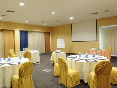 Palms Beach Hotel And Spa1