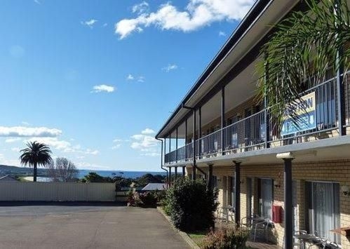 Coastal Comfort Motel0