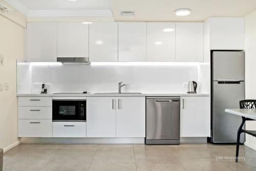 Deluxe One-Bedroom Apartment
