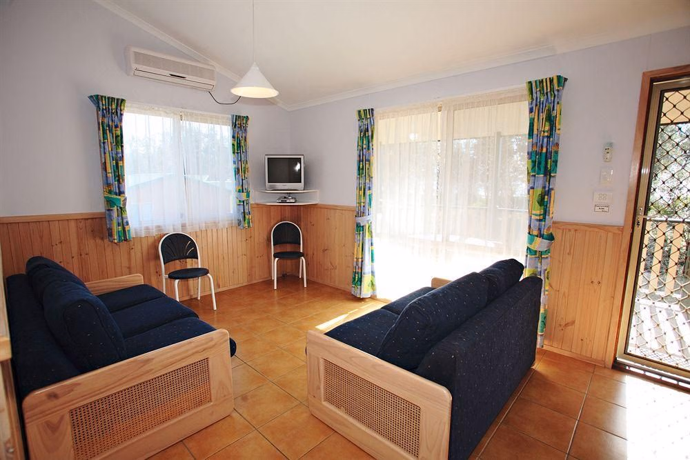 Twofold Bay Beach Resort0