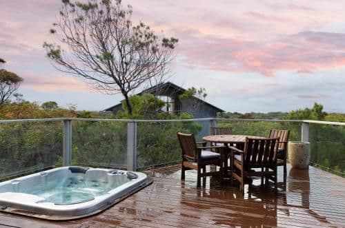 Two-Bedroom House with Hot Tub - Treetop
