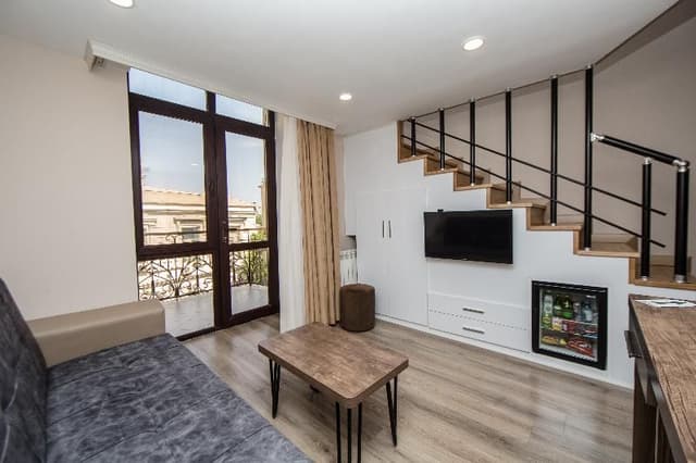 FAMILY ROOM DUPLEX