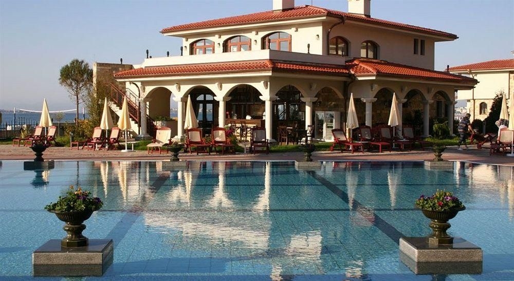 Helena VIP Villas and Suites3