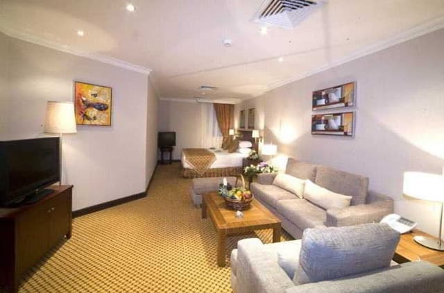 SUITE EXECUTIVE