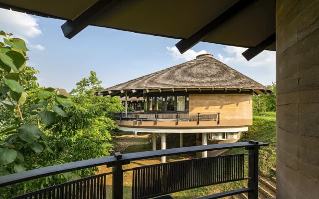 Lagoon Villa
