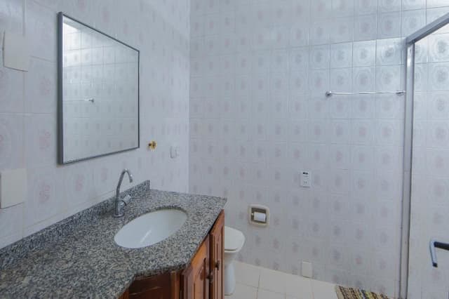 Bed in dormitory WITH SHARED BATHROOM