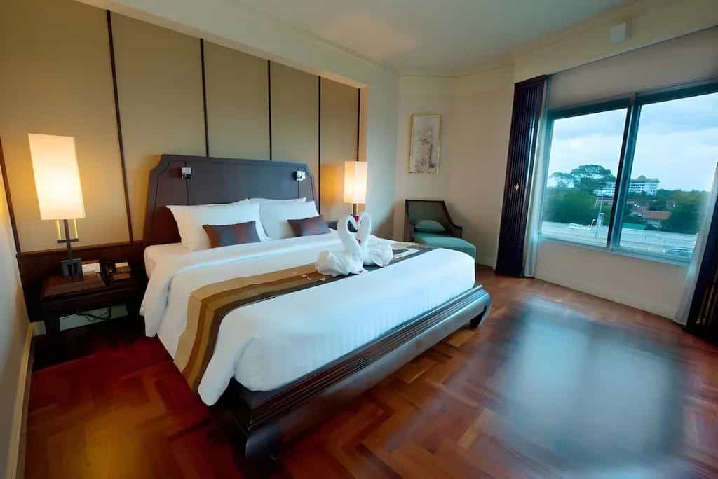 โรงแรมกรุงศรีริเวอร์ โรงแรมกรุงศรีริเวอร์