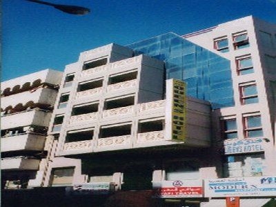 Queens Hotel0