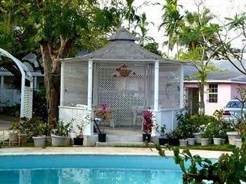 The Orchard Garden Hotel4