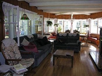 Auberge Bonne Nuit-Bonjour Bed & Breakfast3