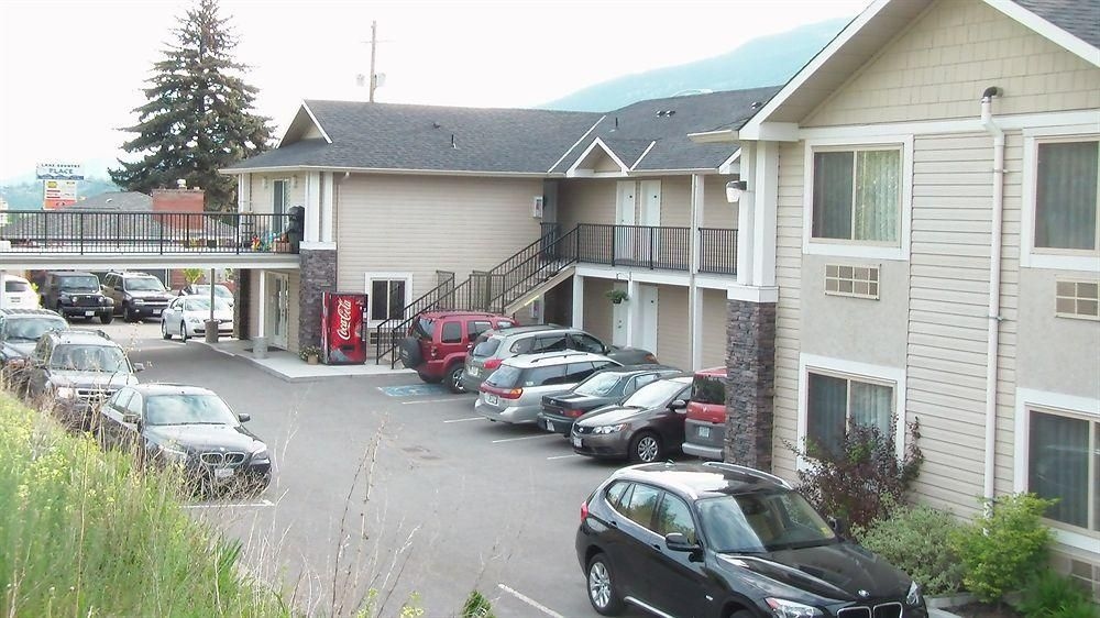 Lake Country Inn0