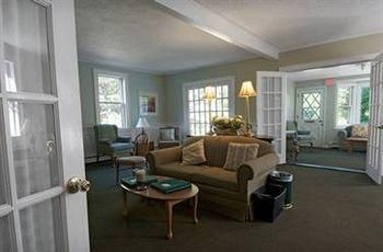 Village Cove Inn2