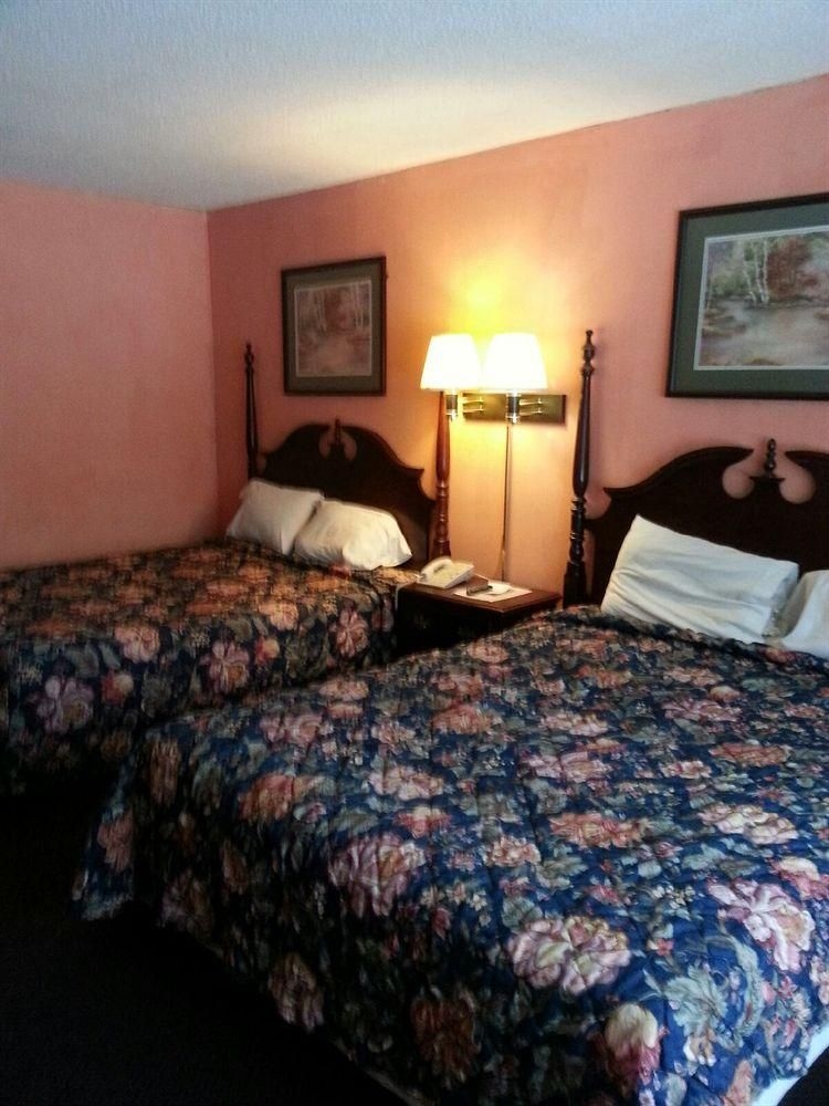 Country Hearth Inn4