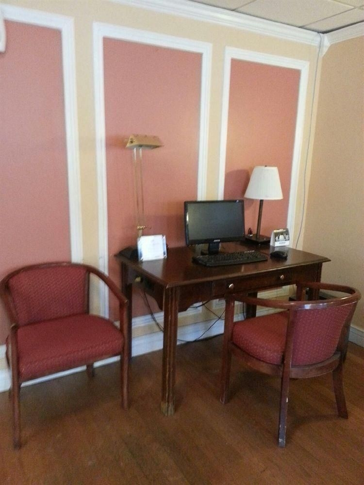 Country Hearth Inn2