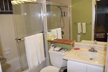 Camilla House Bed & Breakfast3