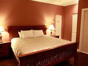 Camilla House Bed & Breakfast1
