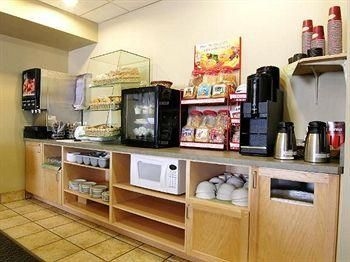 The Vantage Inn and Suites0