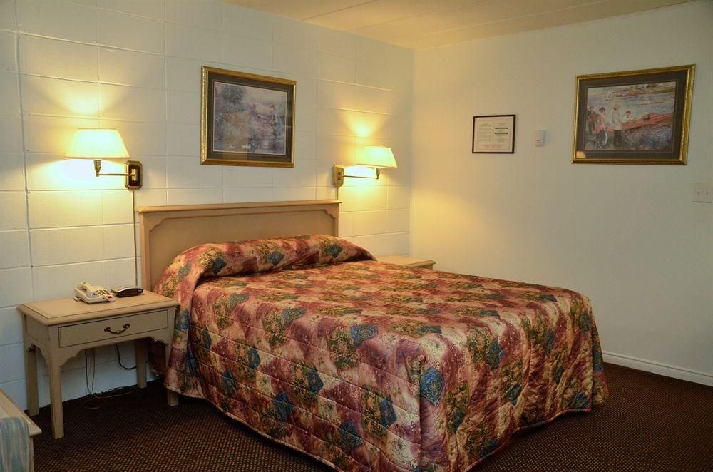 Arnprior Motor Inn2
