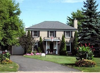 Abacot Hall Bed & Breakfast1